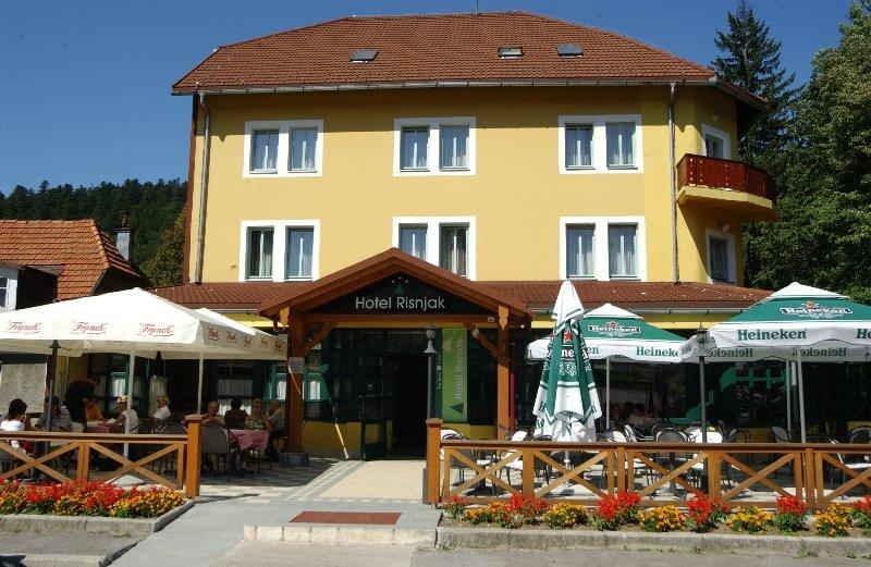 Hotel Risnjak ديلنايس المظهر الخارجي الصورة