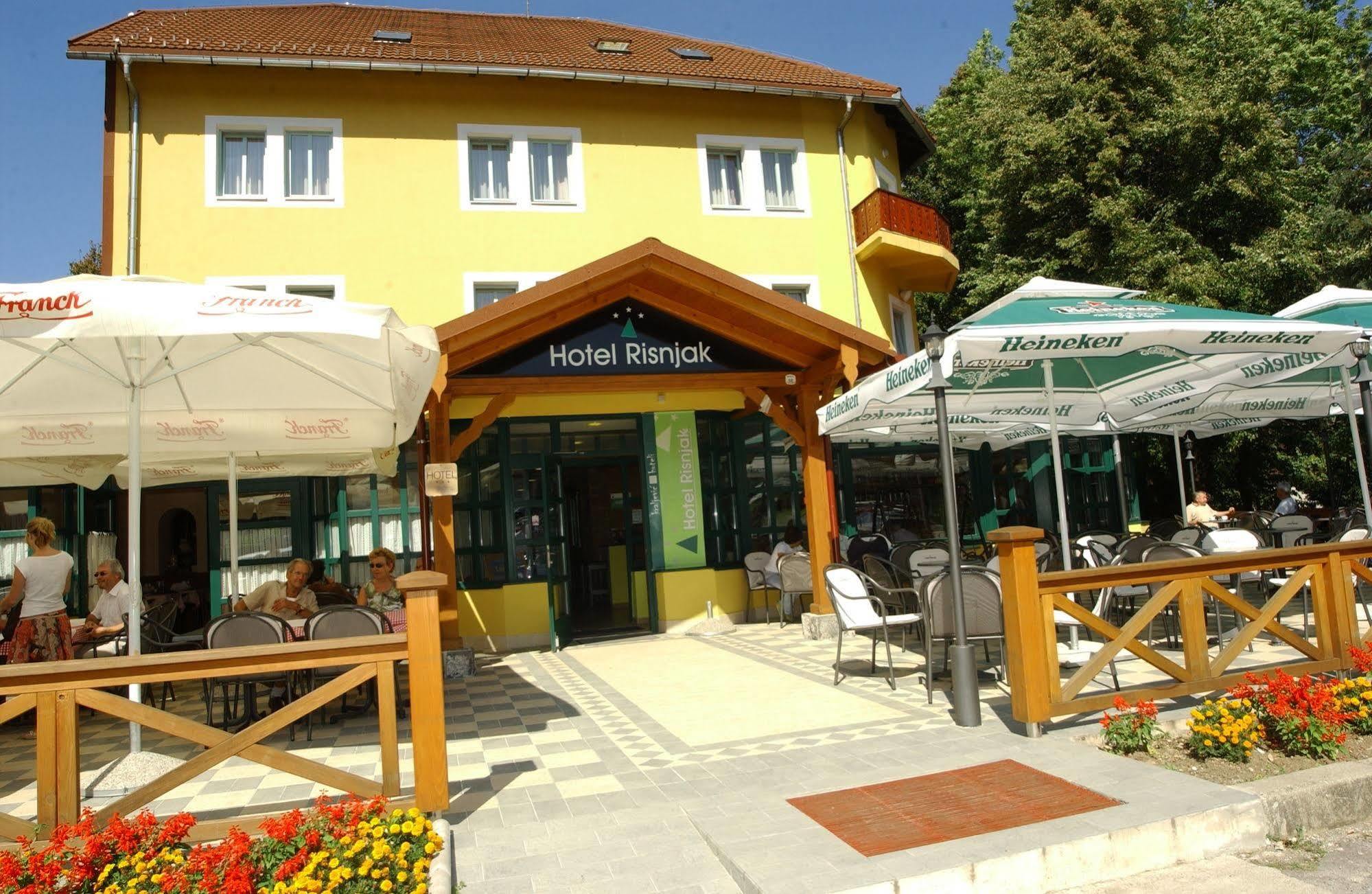 Hotel Risnjak ديلنايس المظهر الخارجي الصورة
