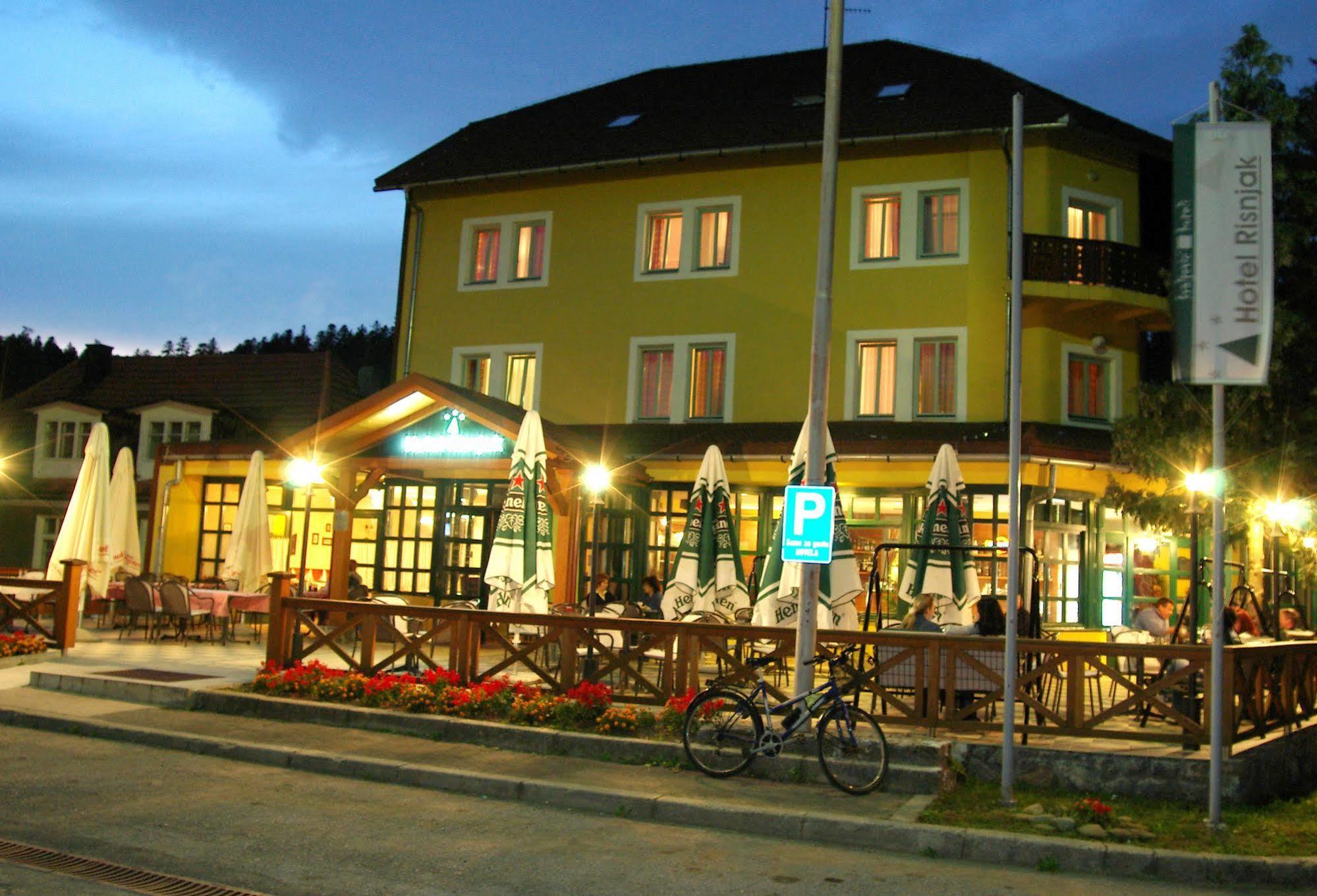 Hotel Risnjak ديلنايس المظهر الخارجي الصورة