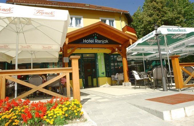 Hotel Risnjak ديلنايس المظهر الخارجي الصورة