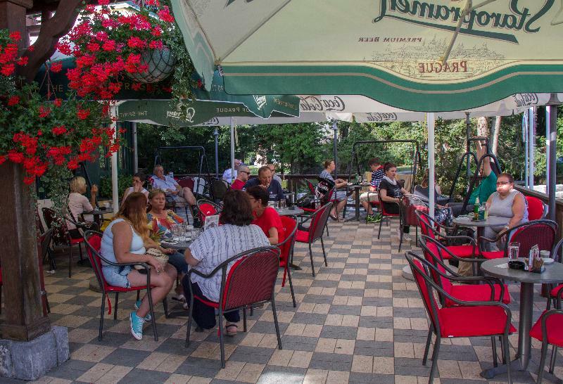 Hotel Risnjak ديلنايس المظهر الخارجي الصورة