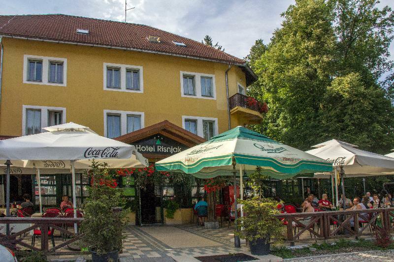Hotel Risnjak ديلنايس المظهر الخارجي الصورة